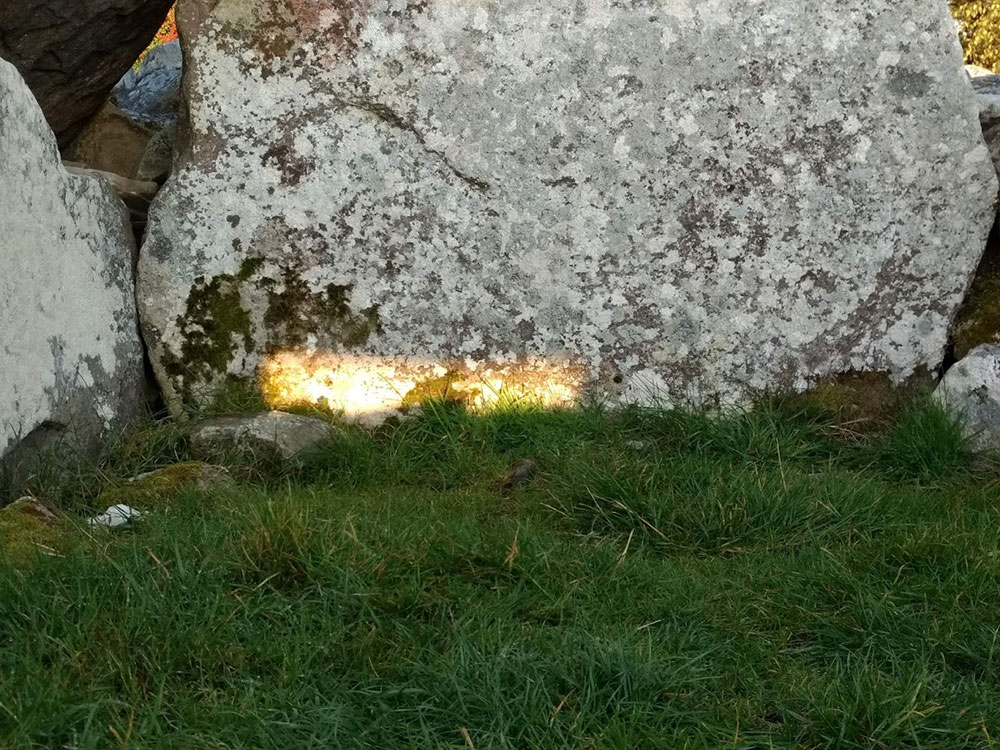 The beam of light on the backstone.