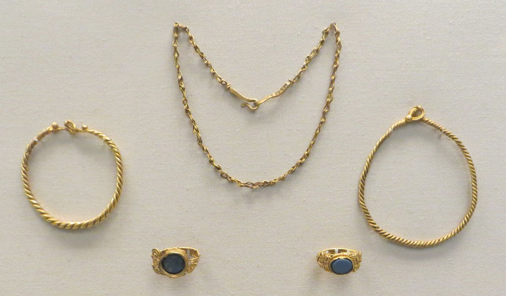Gold objects found at Newgrange around 1830.