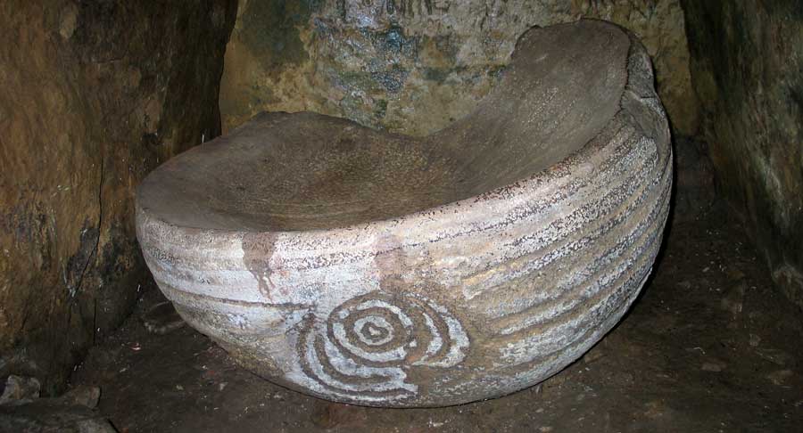 Lunar carvings, Knowth.