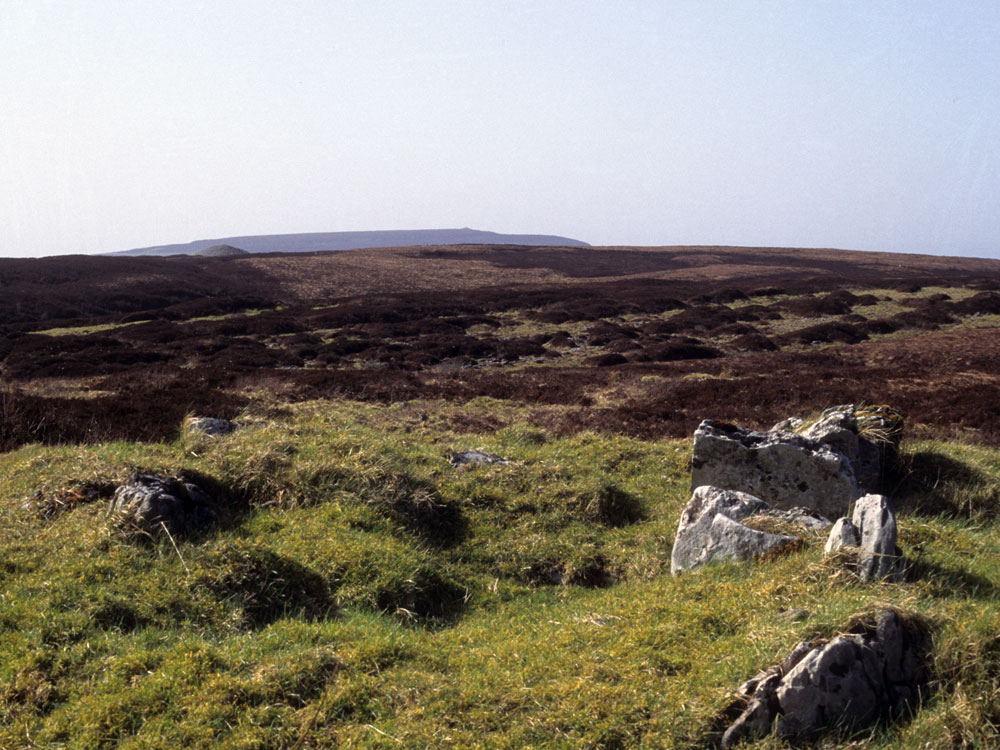 Alignment from the ruined chamber of Cairn N.