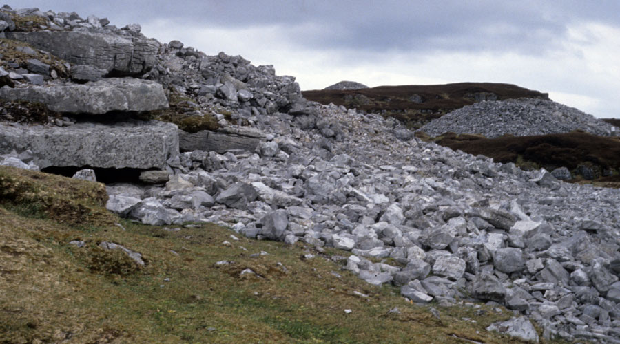 The main group of cairns at Carrowkeel.