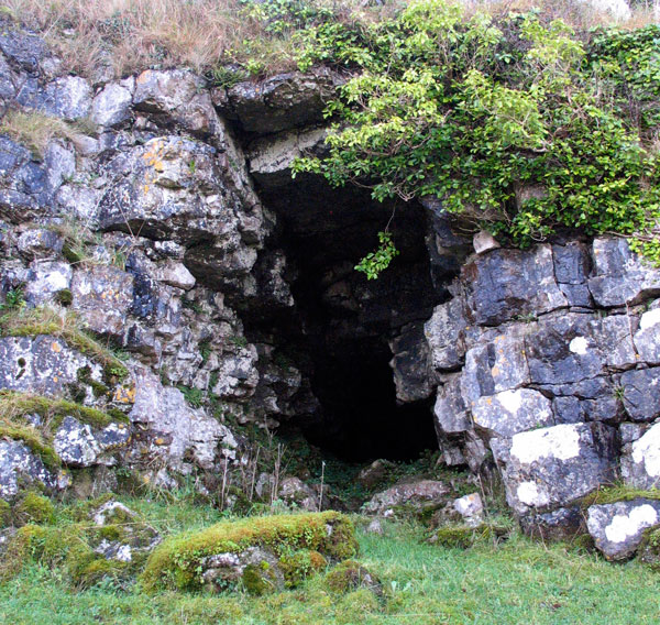 The Carnanweelan School Cave.