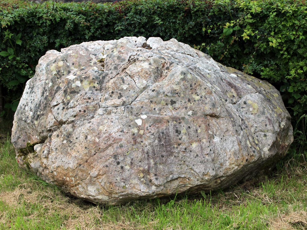 This boulder is probably the capstone of Circle 1.