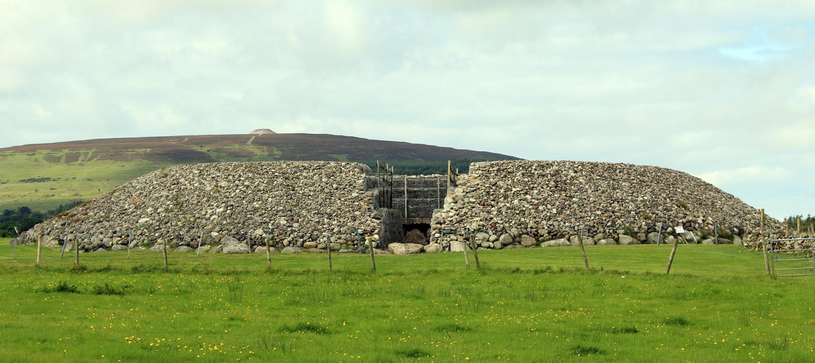 Listoghil and Queen Maeve's cairn on Knocknarea.