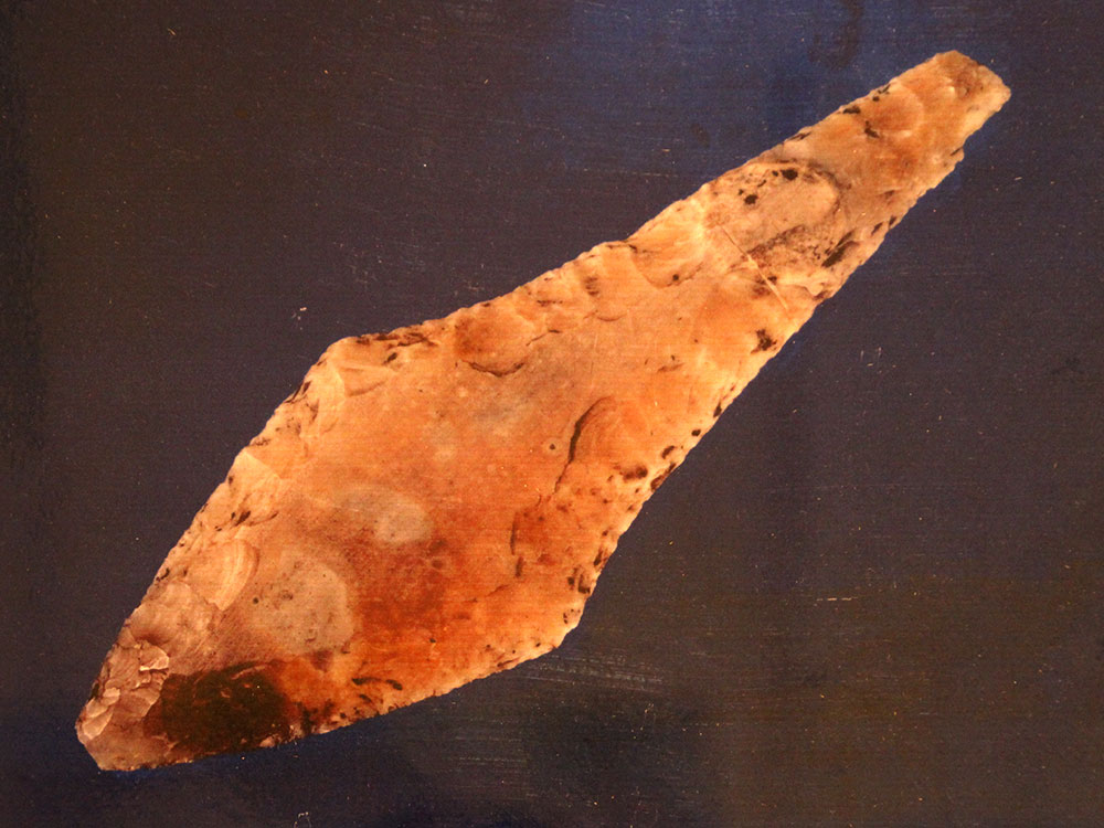 The flint javelin found in the chamber of Listoghil.
