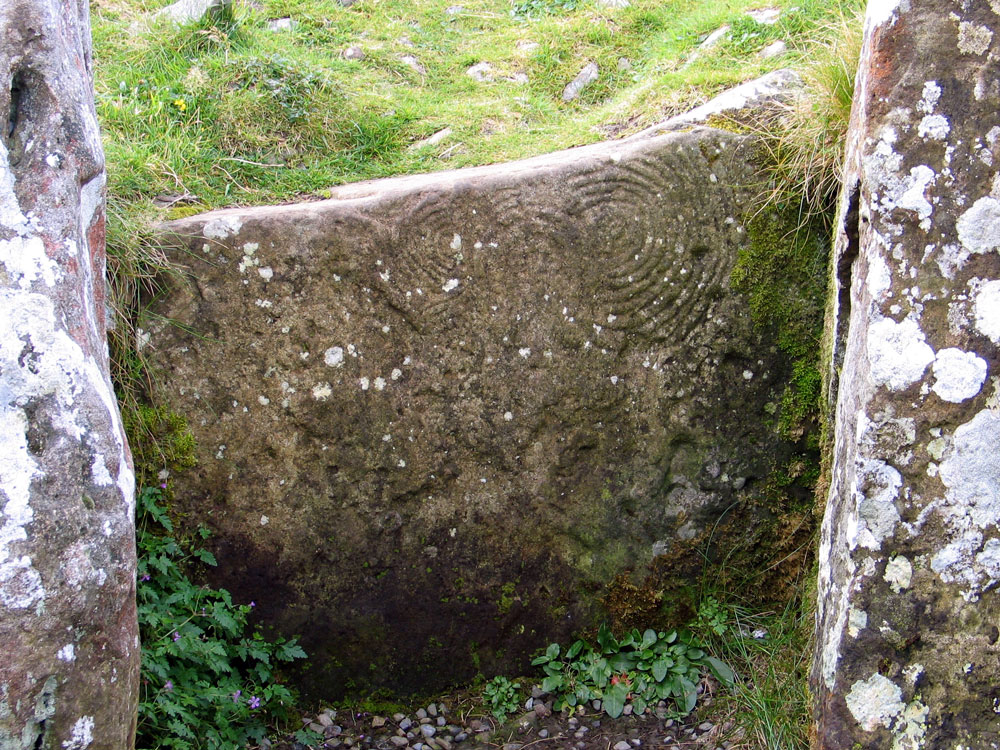 Engraved  stone in the right-hand recess of Cairn U.