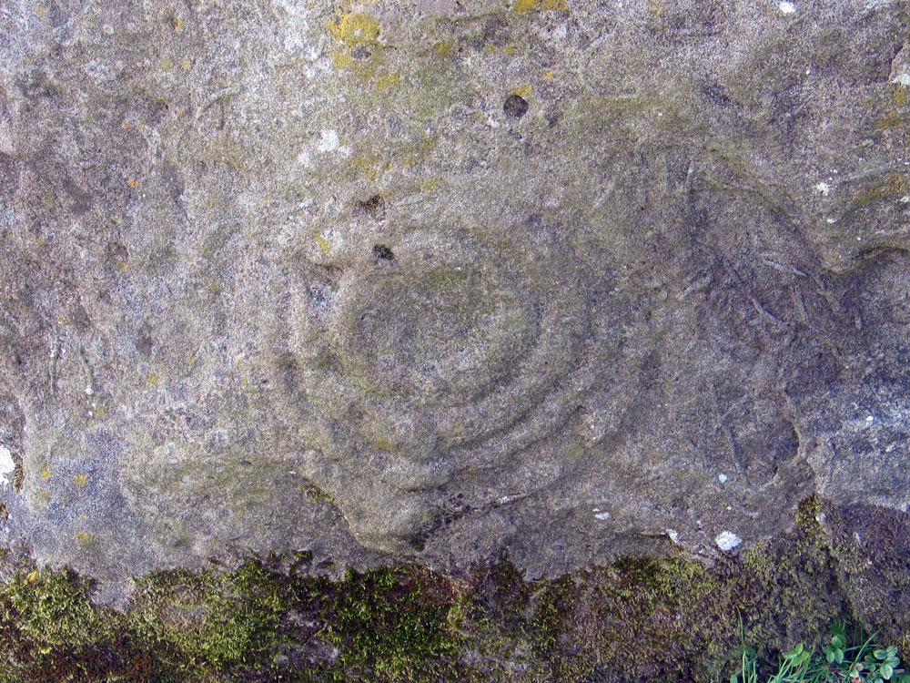 Carvings in Cairn V.