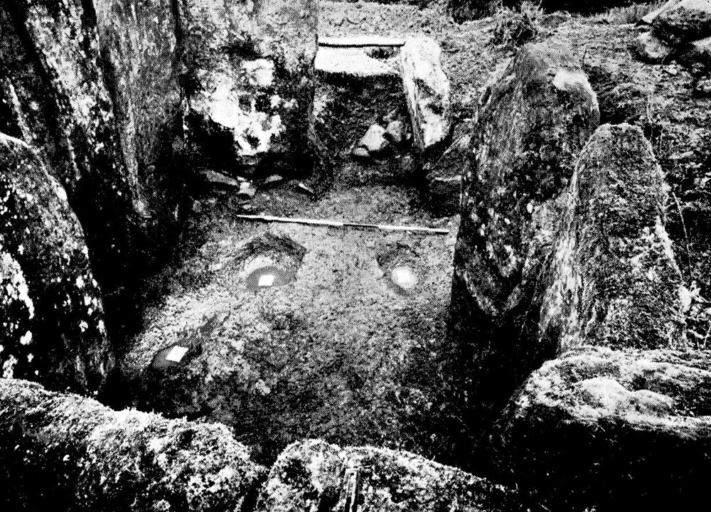 The chamber of the passage-grave at Knockmany in County Tyrone, from the report on the excavations in 1952.