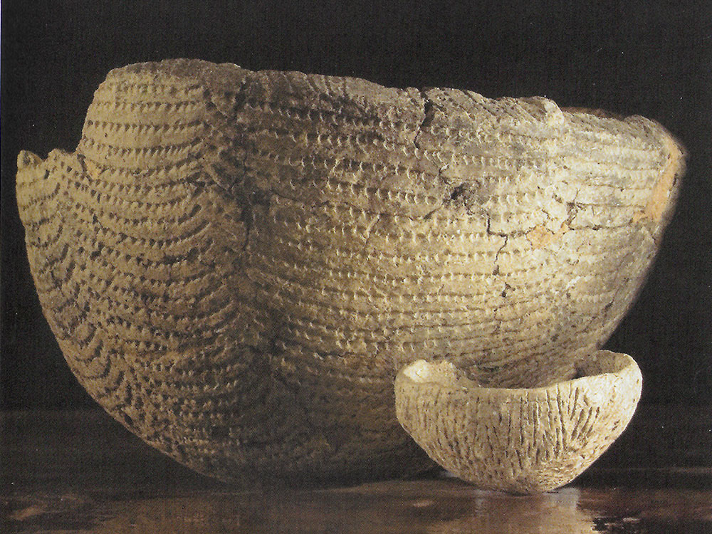 The large and small Carrowkeel Ware pots found within the Mound of the Hostages.